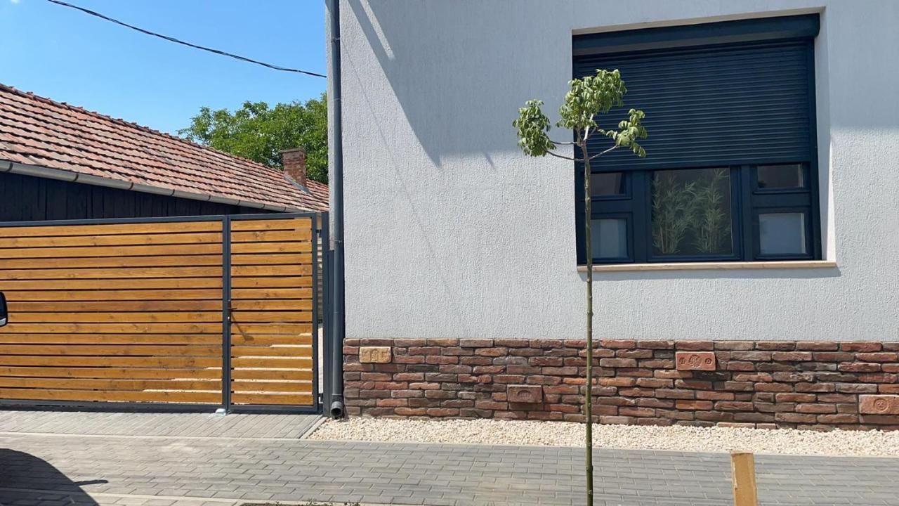 Thermal Apartmanok Raday 4 - Zendaya Hajdúszoboszló Εξωτερικό φωτογραφία